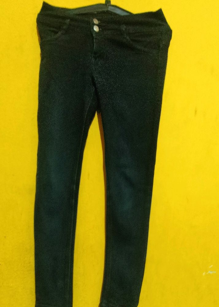 BLACK COLOUR JEANS FOR GIRLS . IN GOOD CONDITION