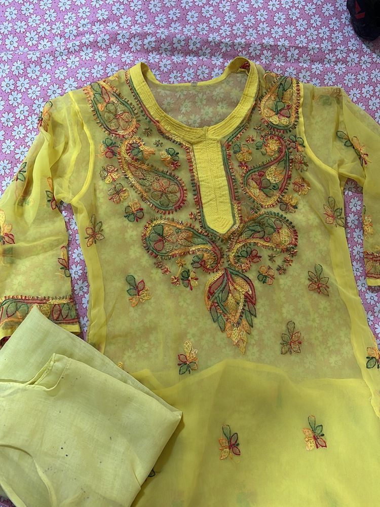 Colourful Chikankari kurta😊