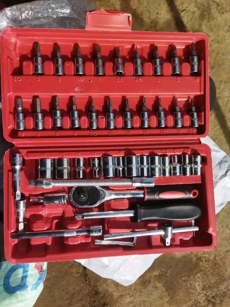 Screwdrivers And Socet Set New