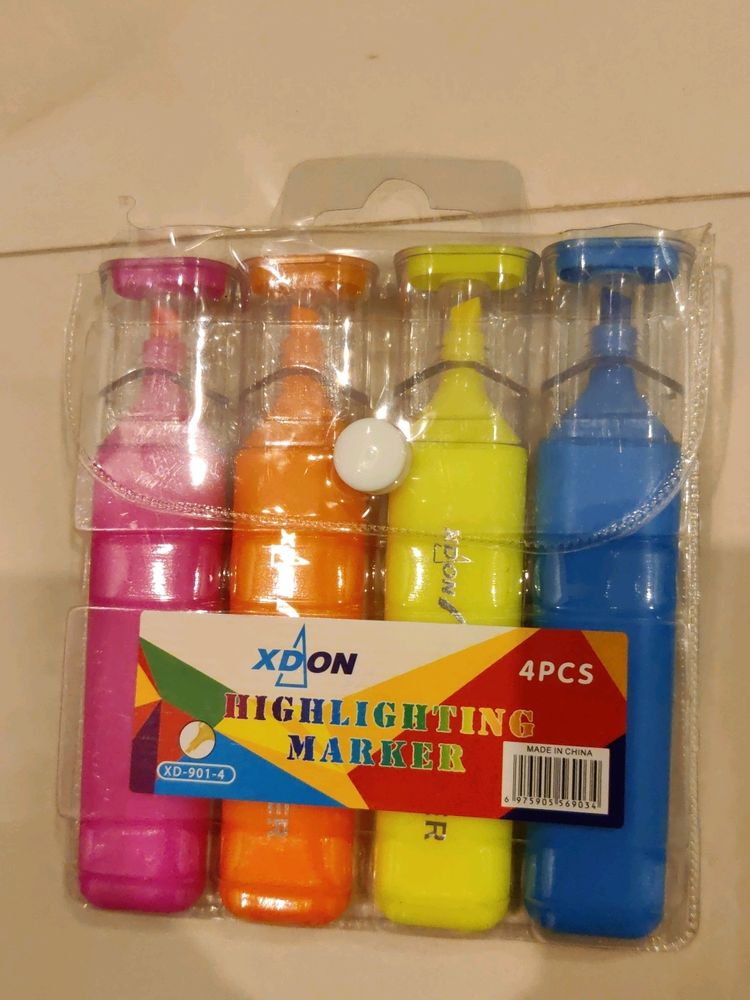 4 Colors Highlighter Set