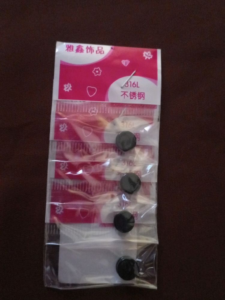 Magnetic Earrings 4 Pairs Black Color