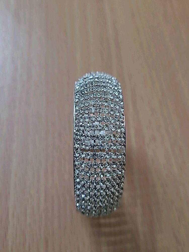 Silver Metal Zircon Bangle