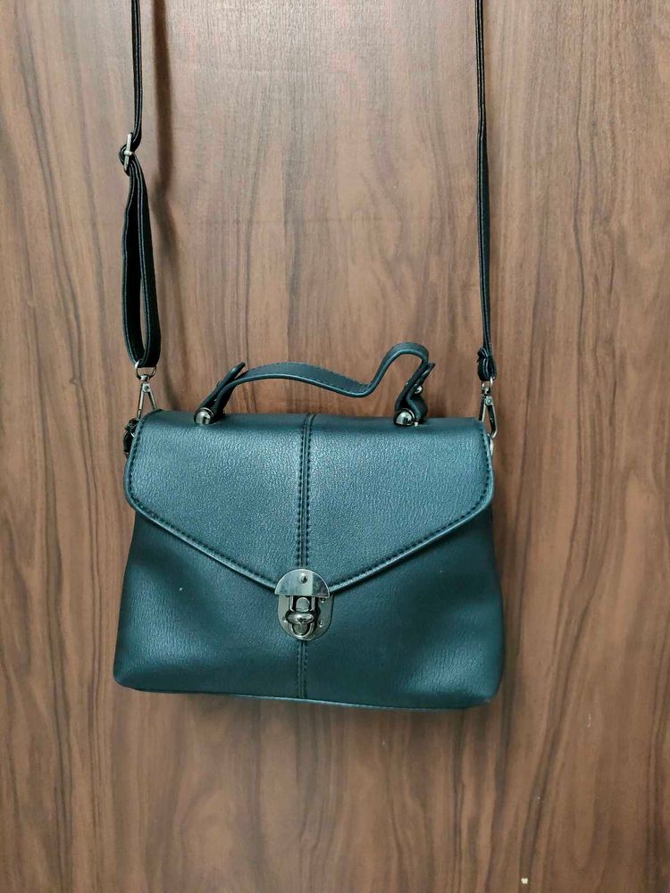 Good Quality Black Sling Bag