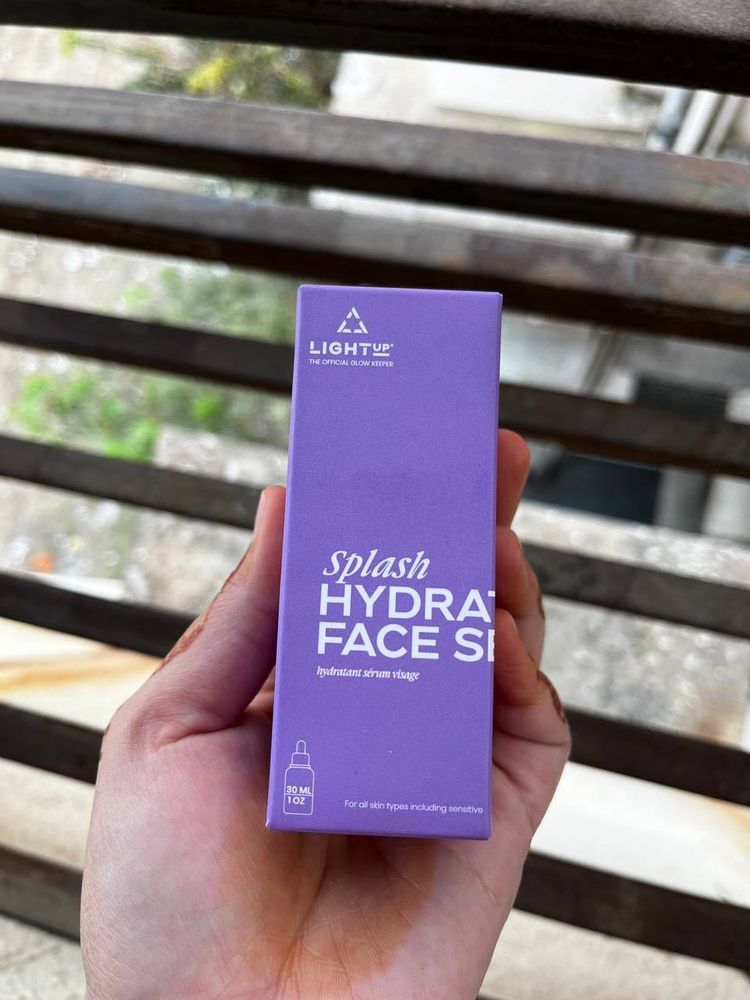 Light Up Splash Hydrating Face Serum with Hyaluron