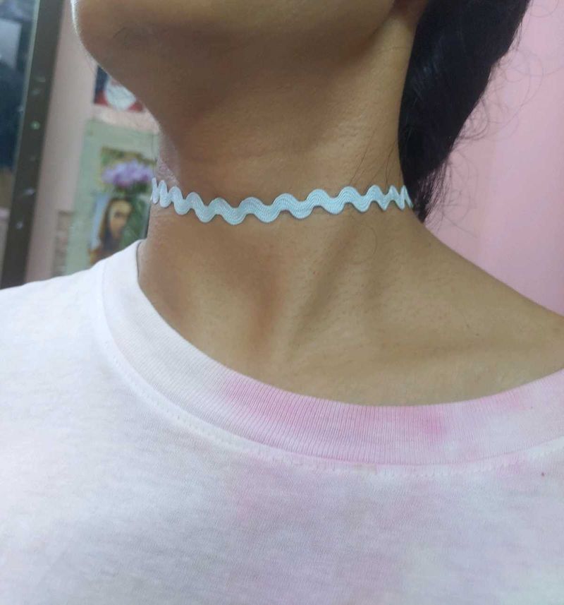 Wavy Mint Choker