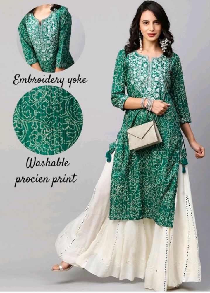 Women Embroiderd Straight Kurta (Green)