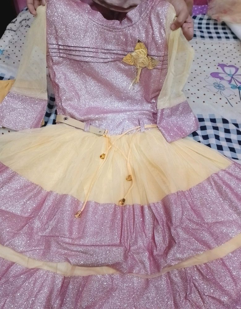 Beautiful Frock For Girls And Mojri