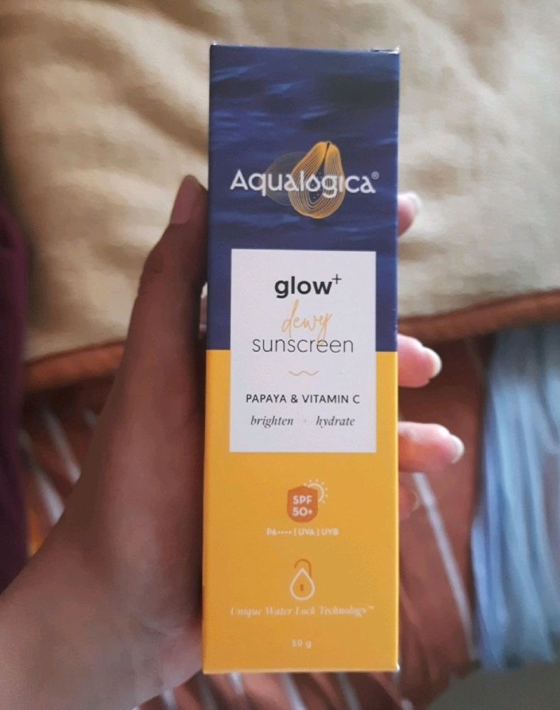 Aqualogica Glow + Dewy Sunscreen