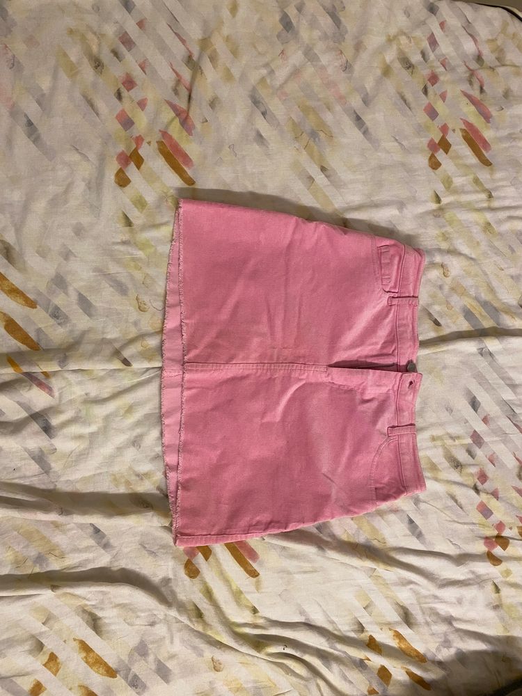 super cute pink short skirt