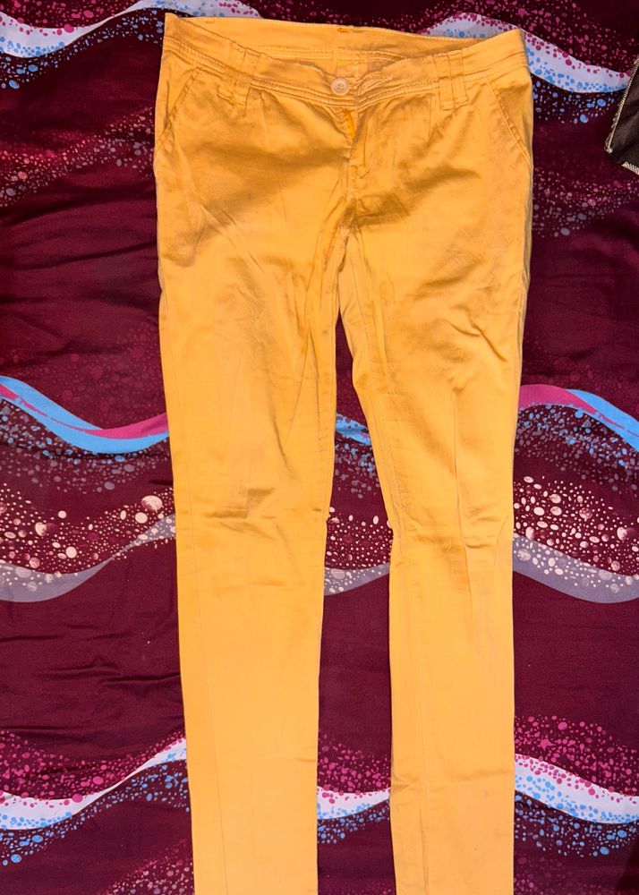 Fitted Mustard Jeans