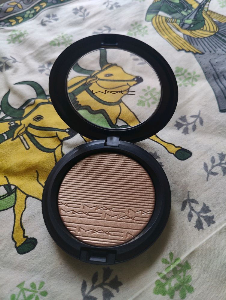 MAC Og Darling Highlighter - NEW