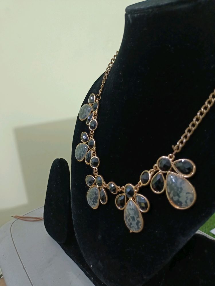 Stylish Black Necklace