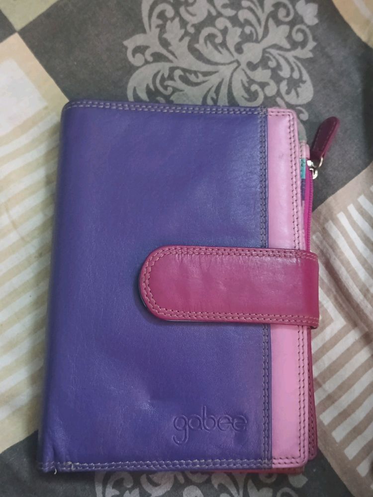 This is The Beautiful Leather purse For Women