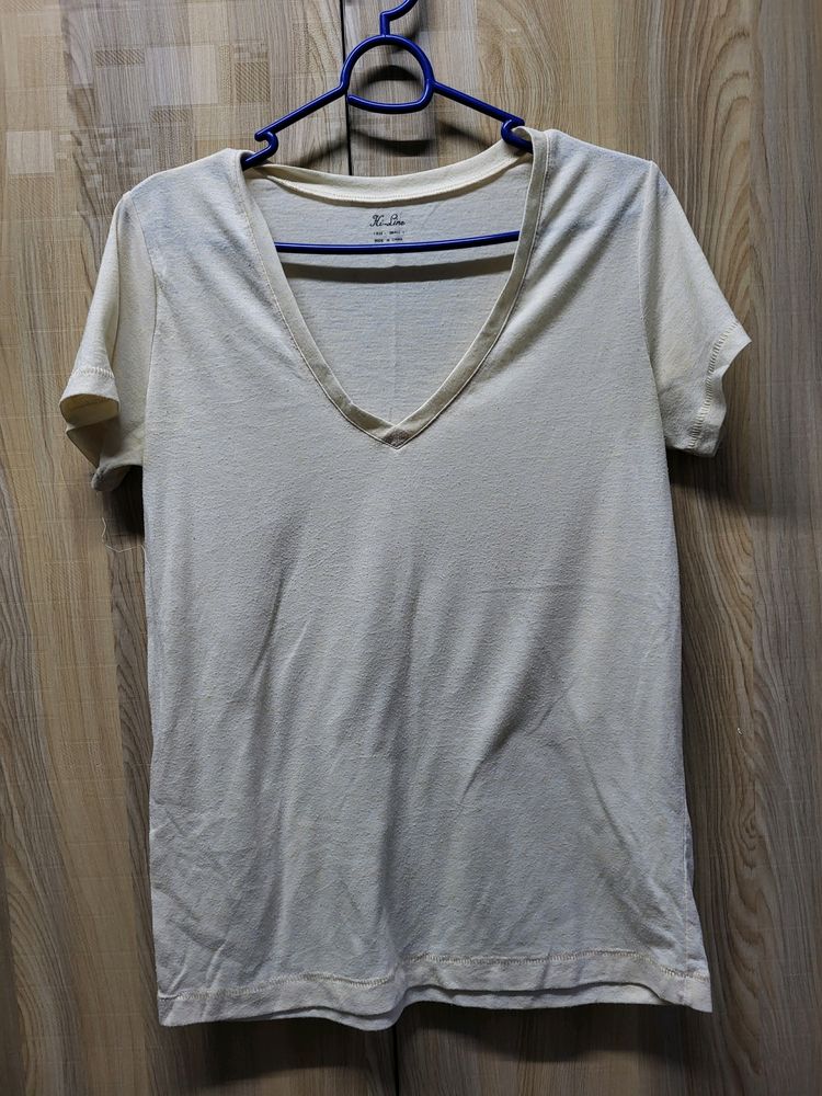 V-neck T-shirt