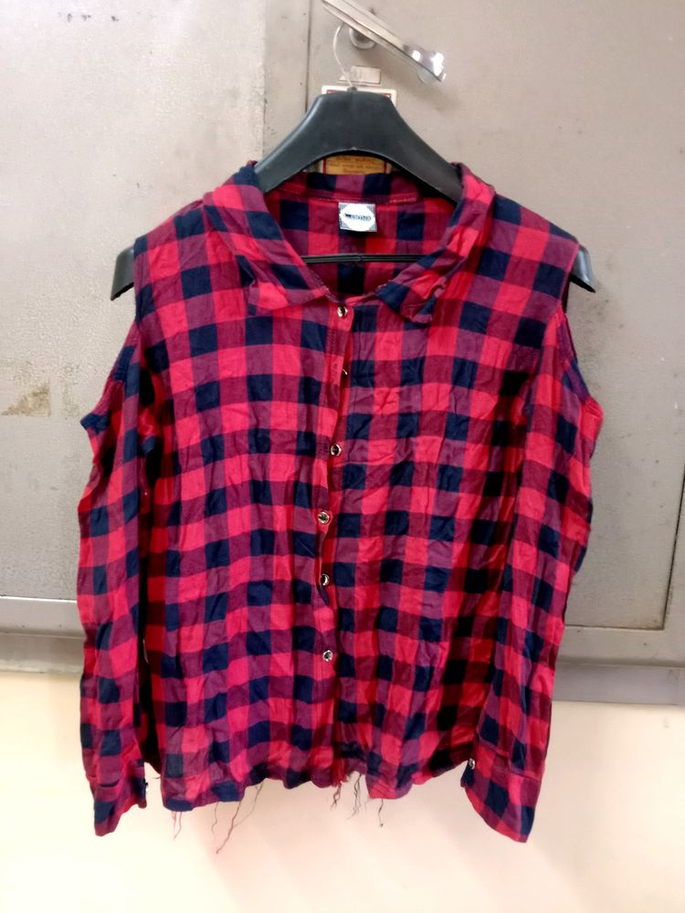 Red Checks T-shirt With Shoulder Cut