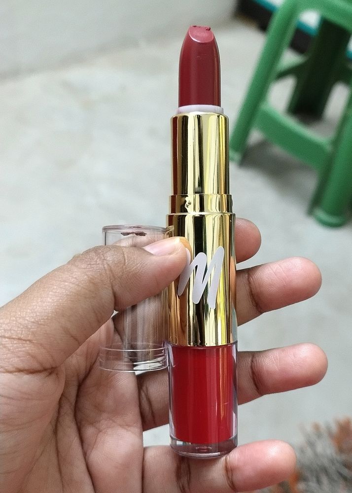 Myglamm 2in 1 Lipstick (Naughty Red)