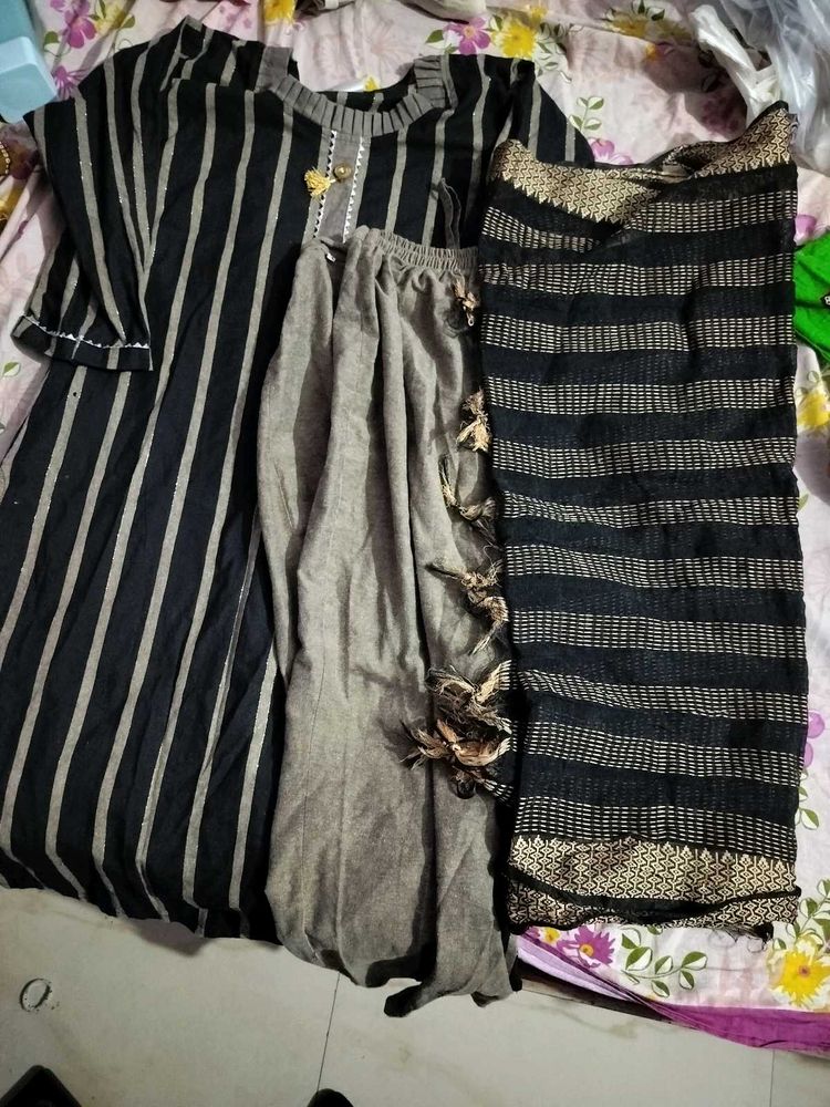 Black Kurti And Pant With Dupatta