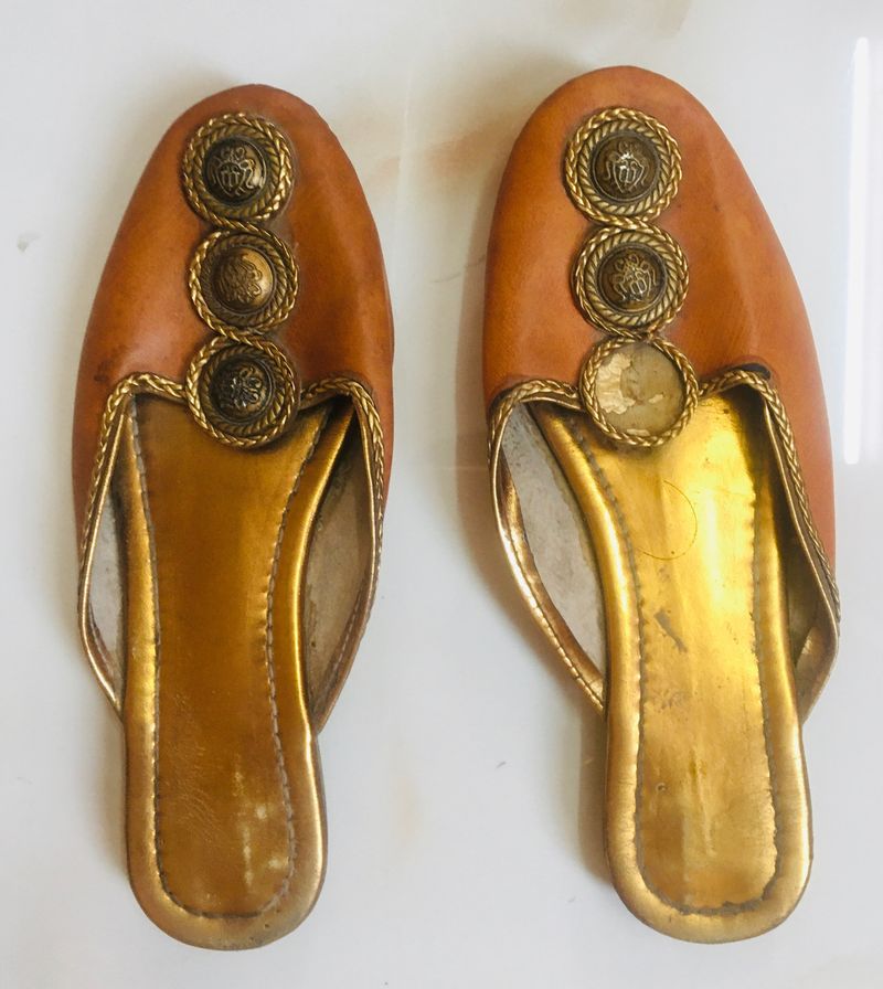 Golden Used Belly Shoe