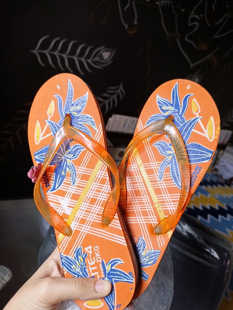 Unused Slipper/flip-flops