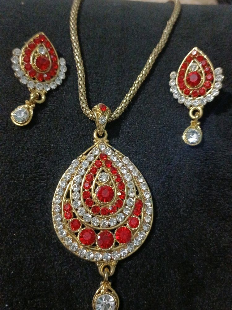 Gold With White and RedCrystal Stone Jewellery Set