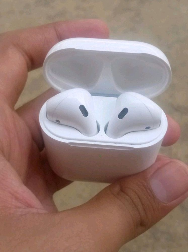 Mobile Earbuds Lick New