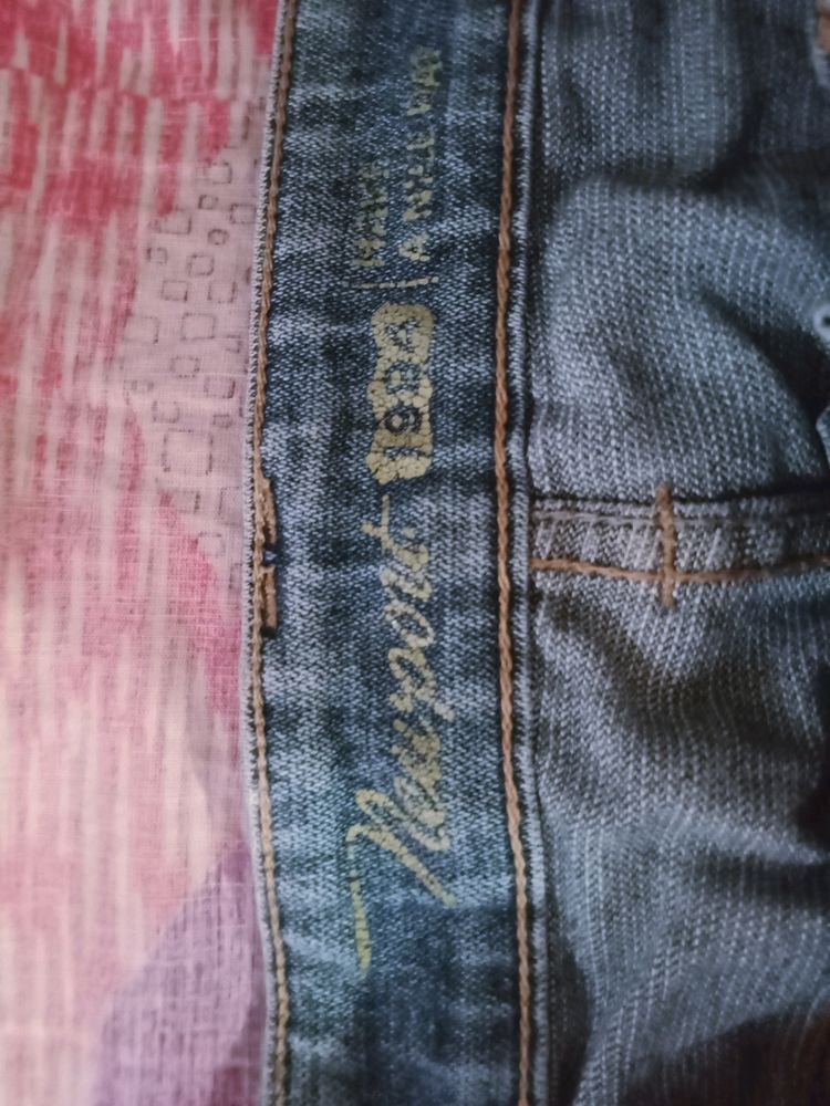 Wow 🤯🤯💥 Loot Its A Lightly Washed Denim Jeans