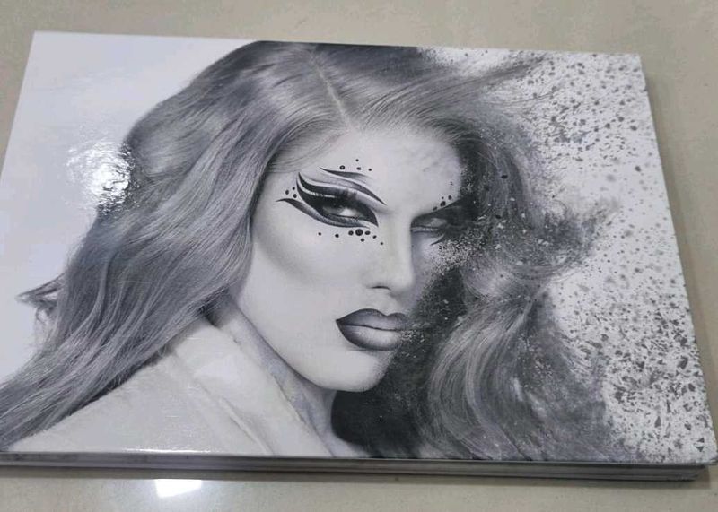 Cremated Eyeshadow Palette -Jeffree Star Cosmetics