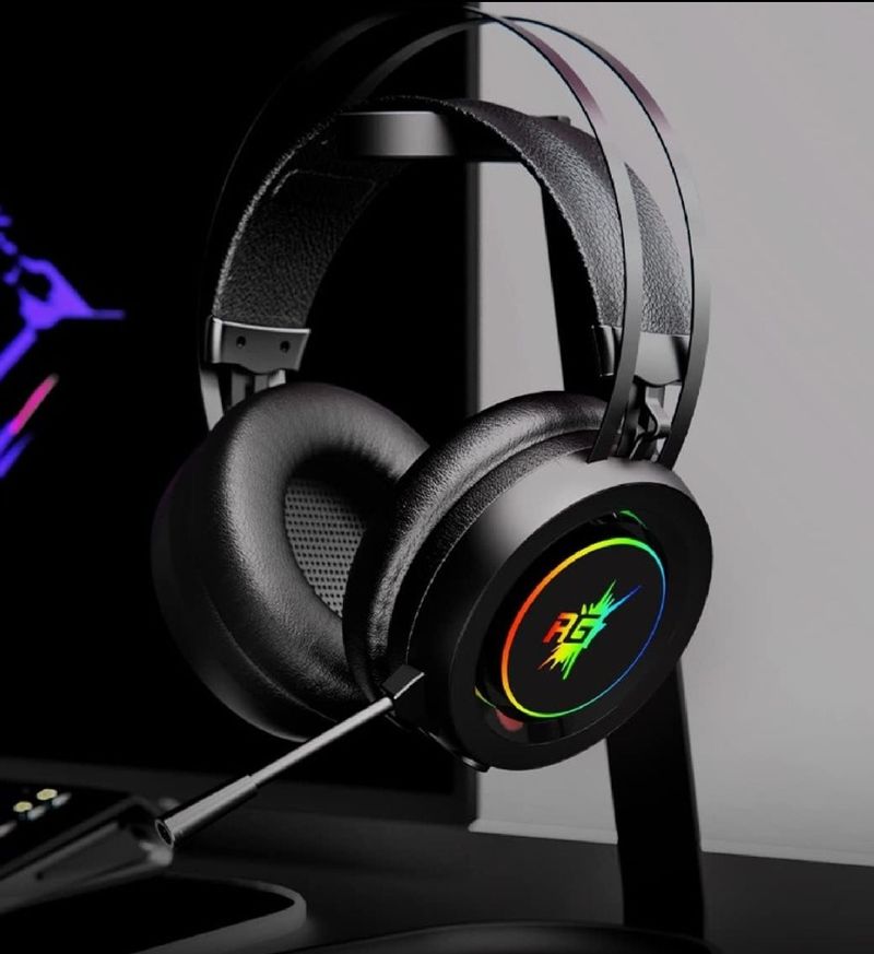 BRAND NEW READGEAR GAMING RGB HEADPHONE WITH BOX