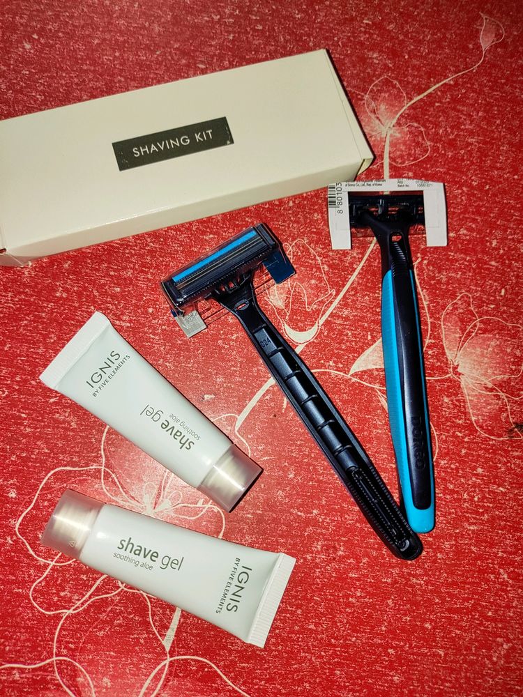 Shaving Razor With Gel