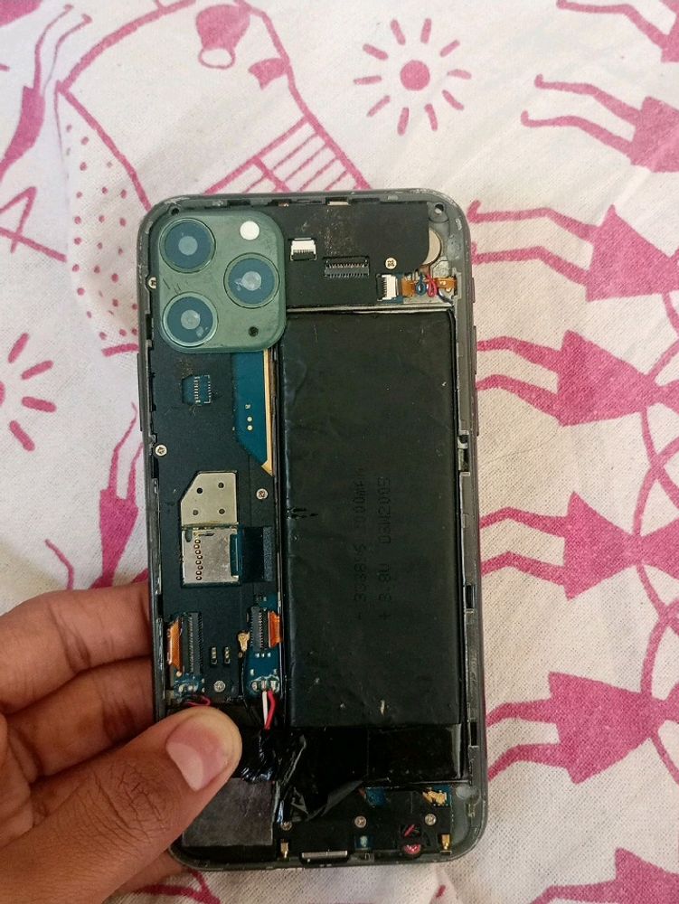 Damaged Iphone 12 Pro Max