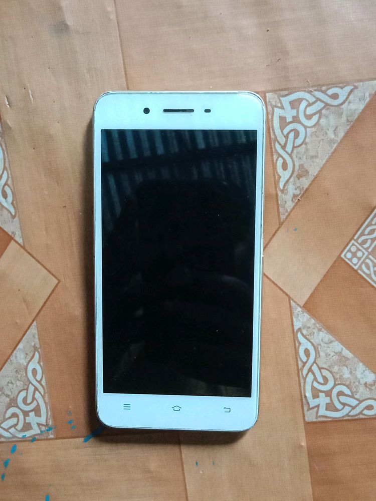 Vivo Y53i