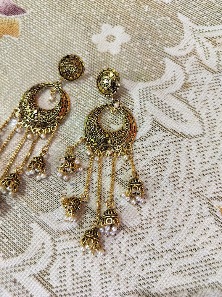 GOLDEN Coloured EARRINGS