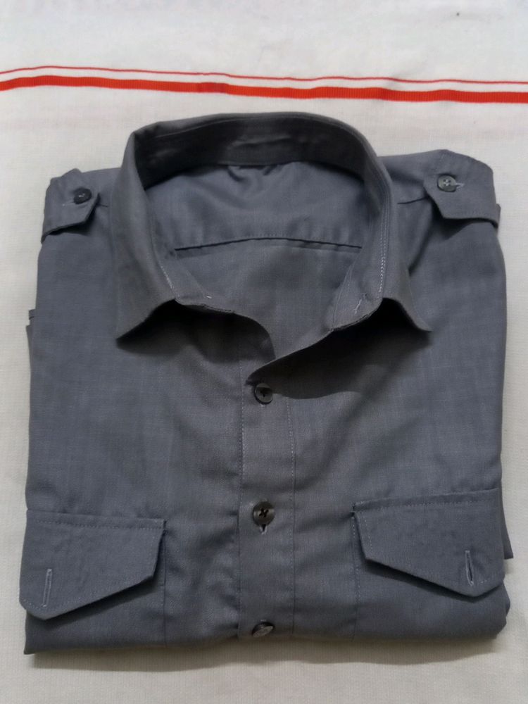 PATTAN DOUBLE POCKET WITH FLAP ON THE SHOULDER