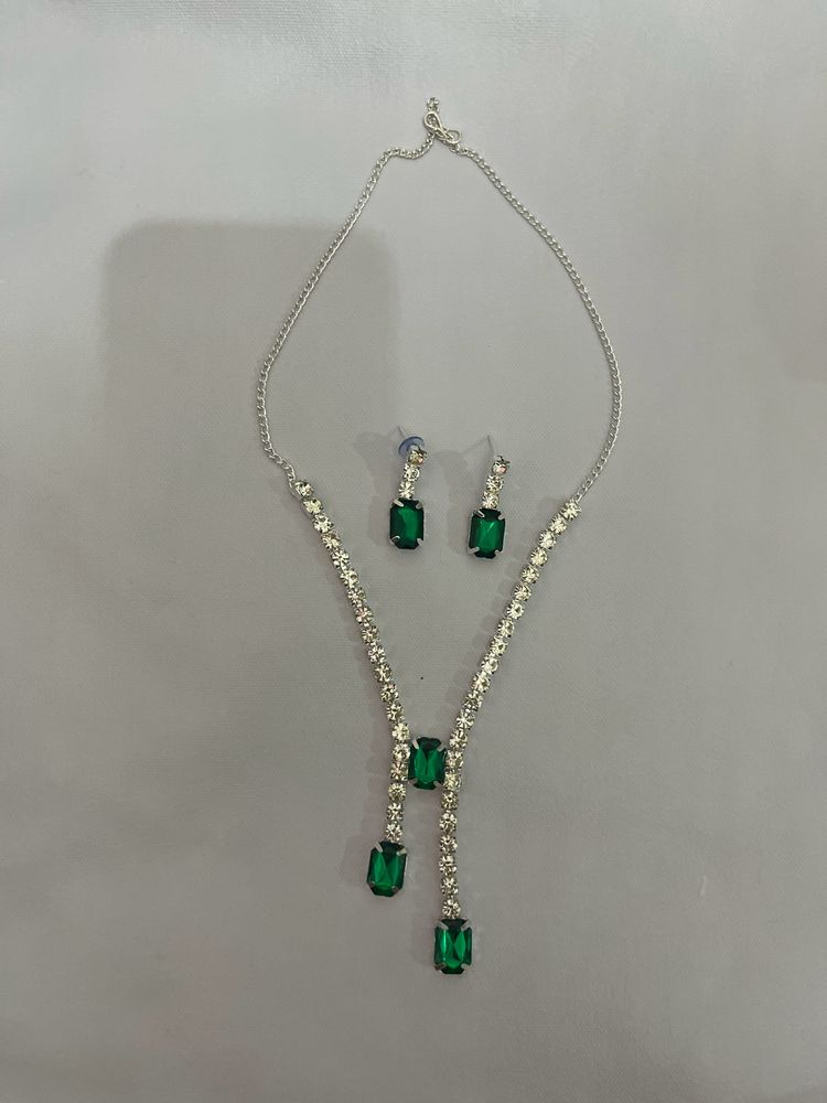 Fancy Light Weight Necklace With Earings