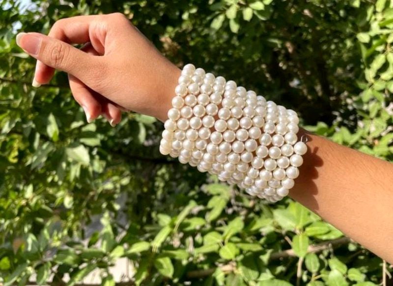 Top Running Glass Premium White Pearl Bangle