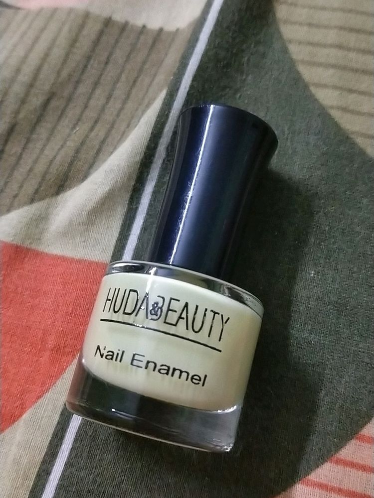 Huda Beauty Nail Polish Light Yellow