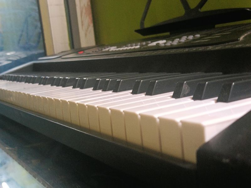 PIANO 61 KEYS Juarez