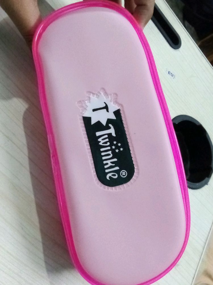 Offer!! Makeup Bag With Free Nailpolish