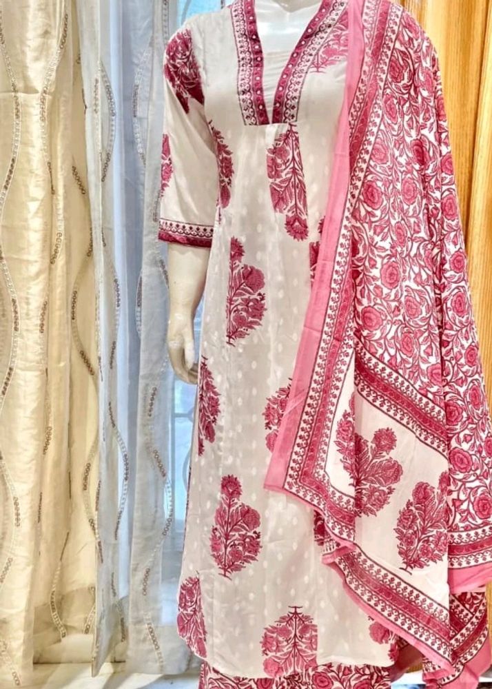 Embellished Kurta Set With Dupatta