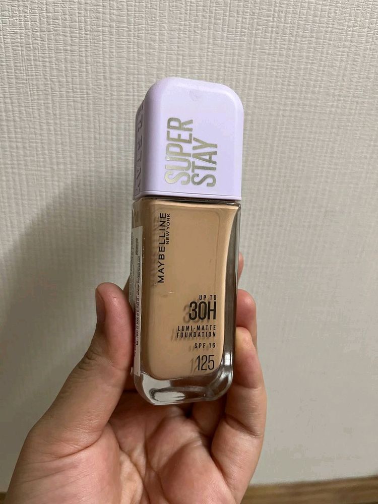 Maybelline Lumi Matte Liquid Foundation (125)