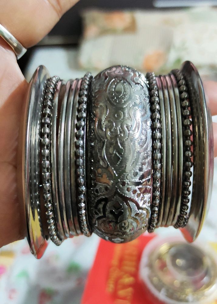 Oxsidied Set Of Bangles