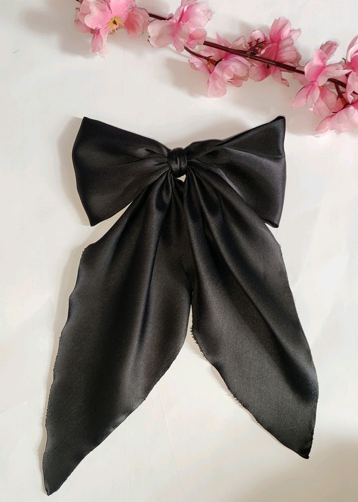 A Black Silk Fabric Bow