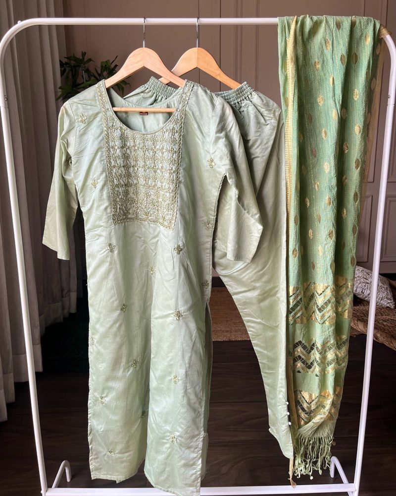 Pista Kurta Set With Dupatta