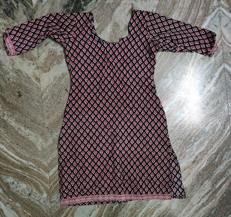 BLACK KURTI