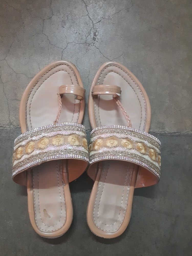 Kolhapuri Flats For Women.