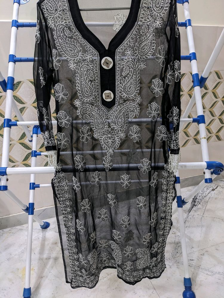 Luchnowi Kurti