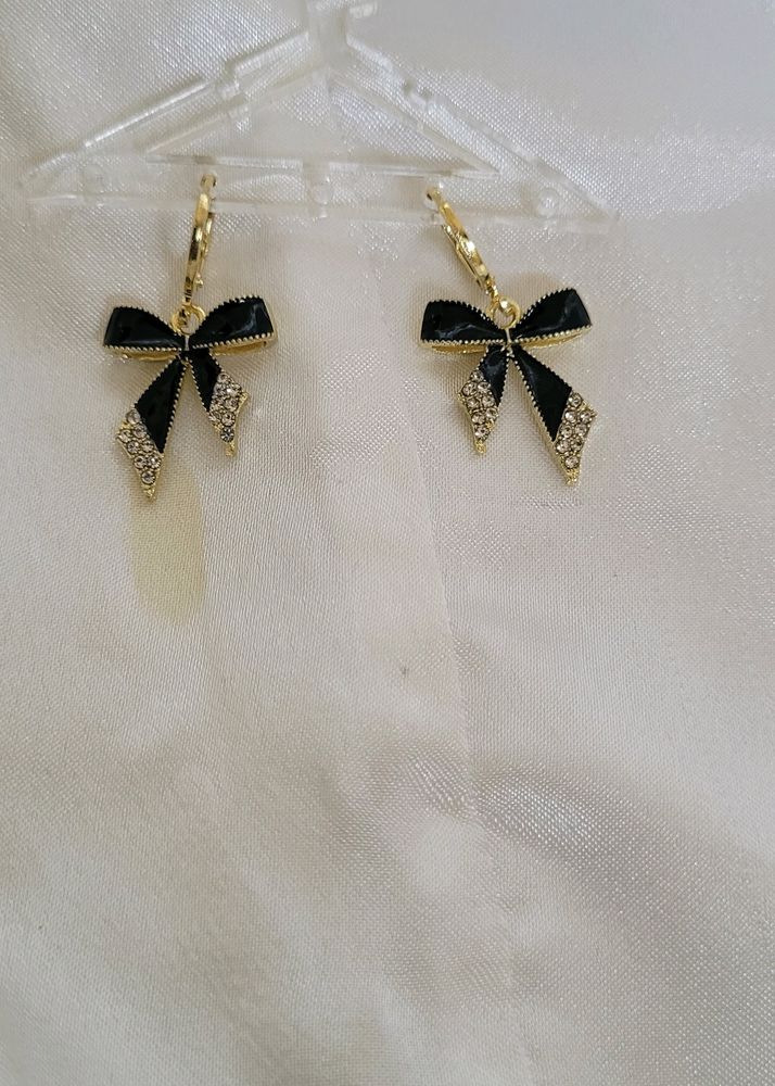 Bow Black Earrings