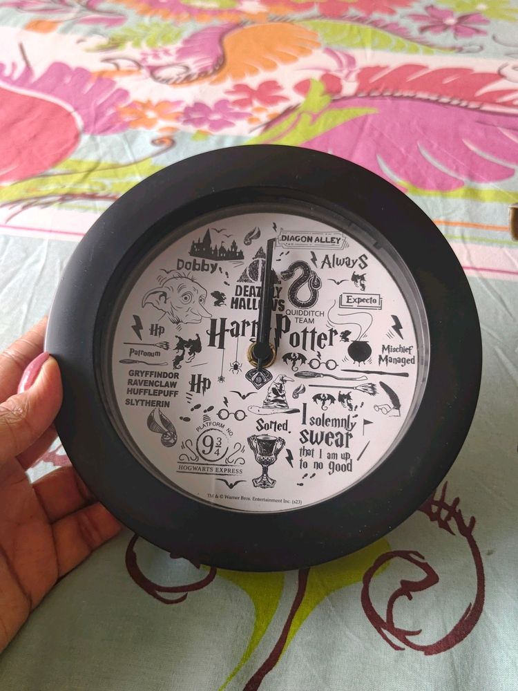 Harry Potter Theme Walk Clock