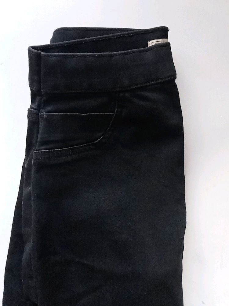 Solid Black Skinny Jeans