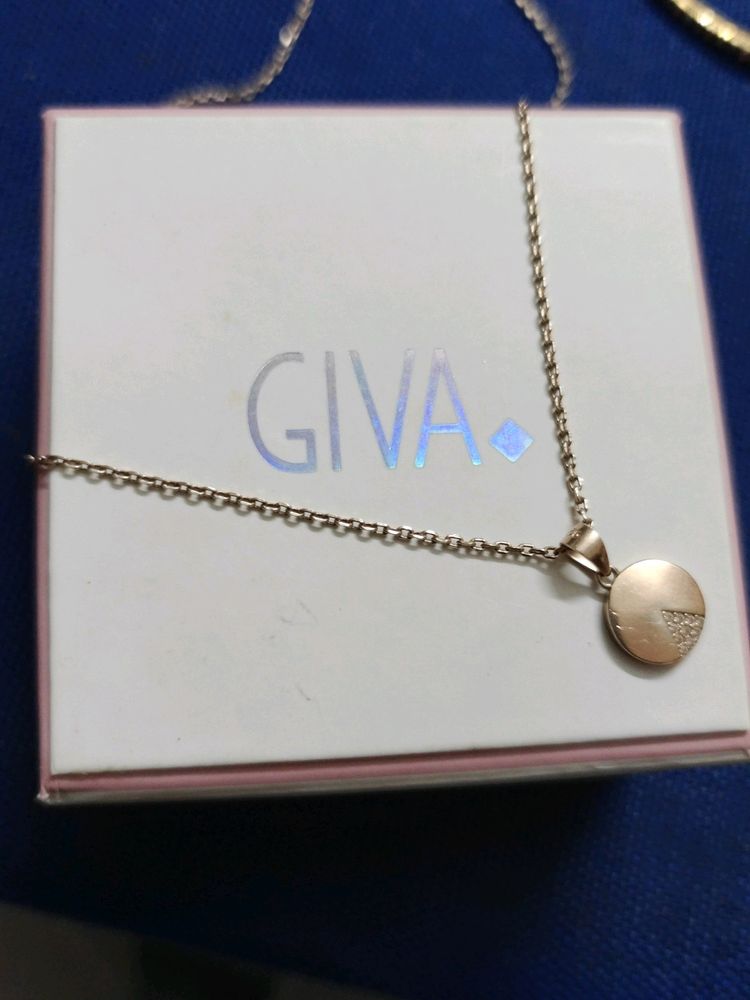 Giva Pendant